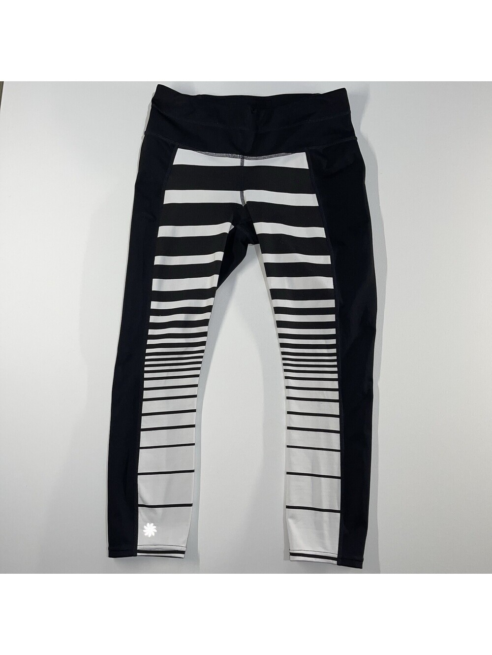 Athleta Womens Leggings Sonar Stripe Black White Capri Athletic Size XS Active